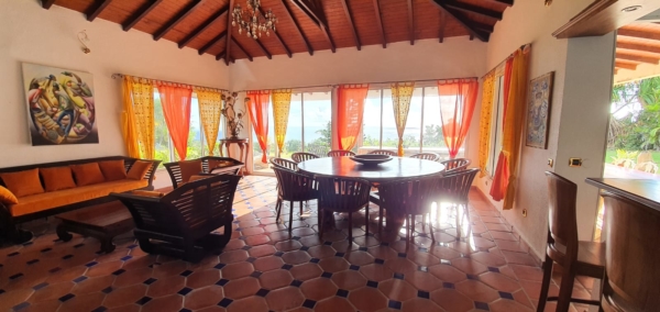 Villa – Image 2